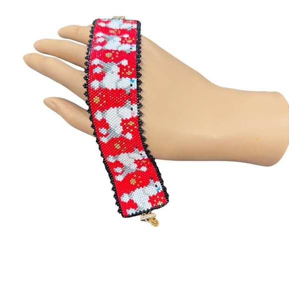 Hand Crafted Beaded Fancy Poodles Bracelet 7.5 inches Magnetic Clasp - Picture 6 of 10